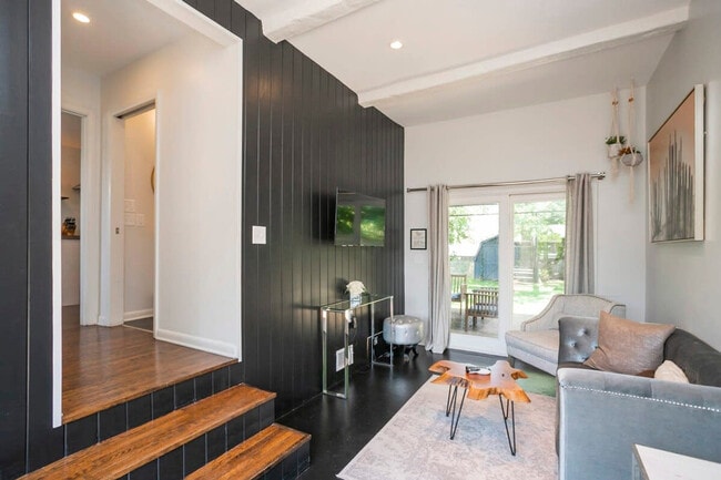 Foto del edificio - 917 Potter Ln