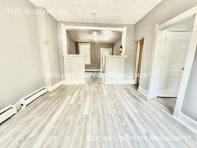 Building Photo - 2501 Highland Ave