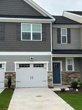 Building Photo - 17 Fairwinds Dr