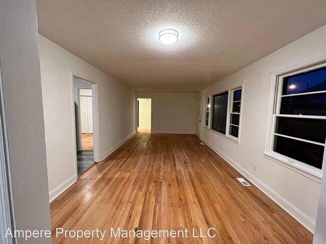 Building Photo - 3 br, 2 bath House - 1609 Sunray Dr