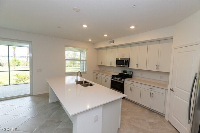 Foto del edificio - 16524 Kingwood Ln