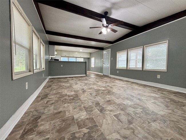 Building Photo - 13405 Commander Cir