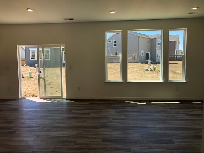 Building Photo - Beautiful Home in Frederick with Solar Panels!