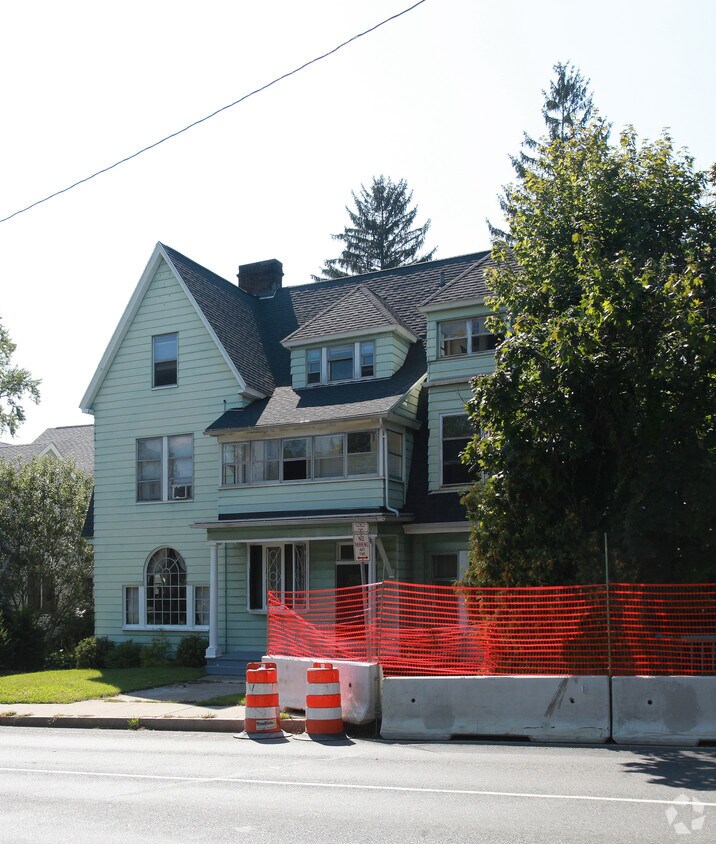 Building Photo - 75 South St