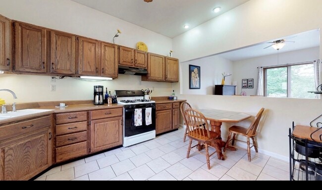 Building Photo - 2115 Ivy Ct