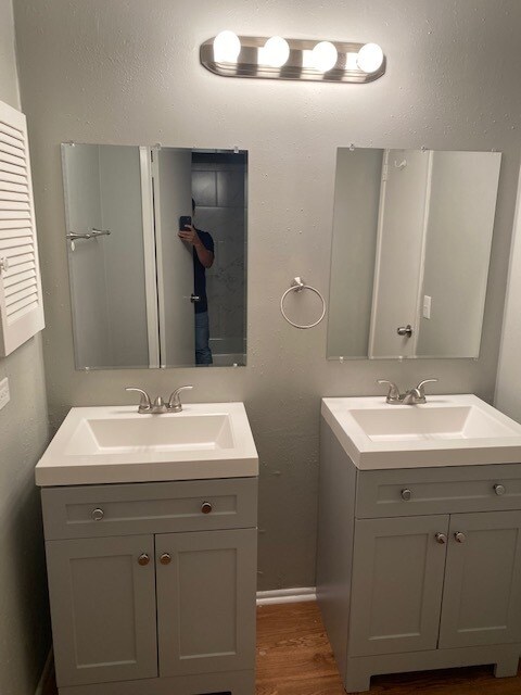 Building Photo - Very nice, recently remodeled 4/2/2 house