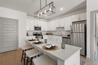 Building Photo - Sage Springs