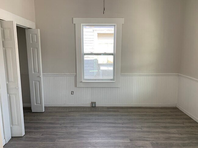 Building Photo - 19 Bouhan St
