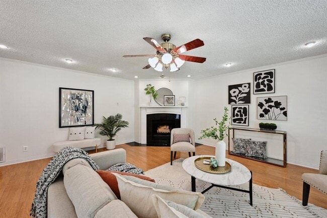 Foto del edificio - 2406 Burly Oak Dr