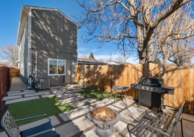 Building Photo - 6120 E 60th Pl