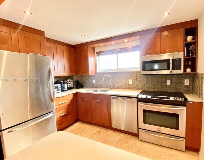 Foto del edificio - 1750 James Ave