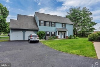 Building Photo - 422B Willow Turn