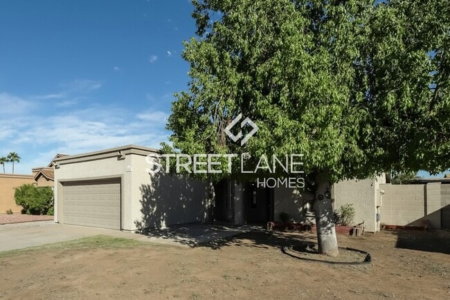 Building Photo - REDUCED!