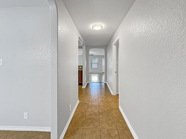 Building Photo - 1826 Strawhouse Way