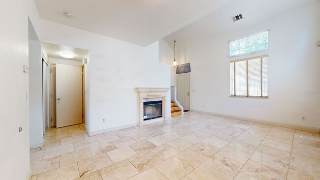 Building Photo - Beautiful Oakland Home!