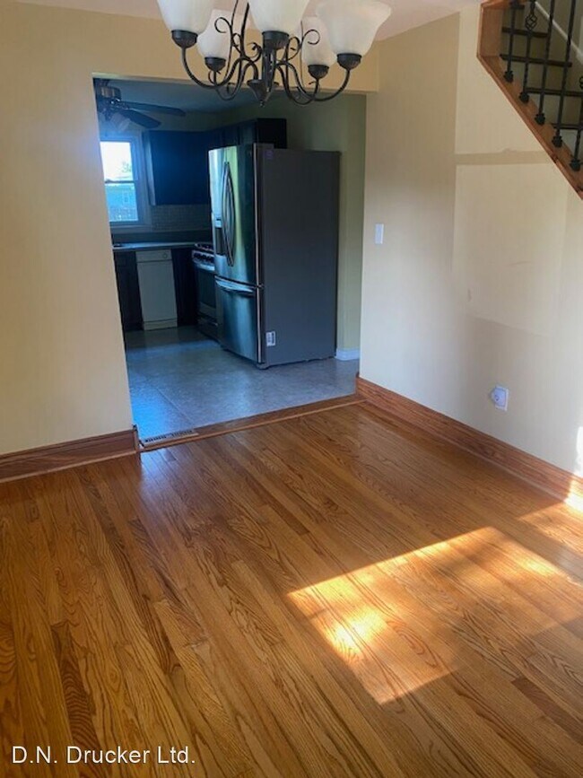 Building Photo - 3 br, 1 bath House - 124 Maxwell Drive