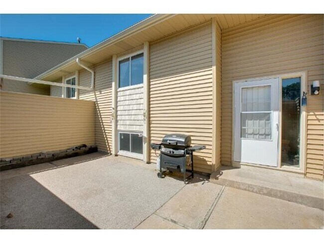Foto del edificio - Updated Townhome in Coon Rapids!!  3bed/2bath