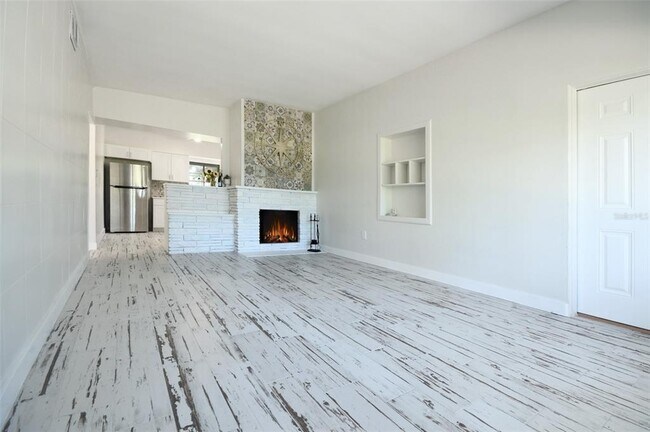 Building Photo - 336 Bunker Pl