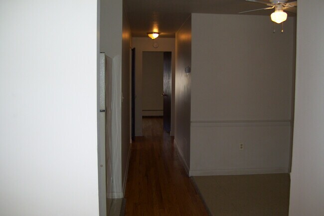 Building Photo - 44 Standish St