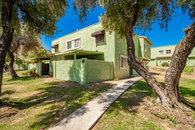 Foto del edificio - 10227 N 7th Pl