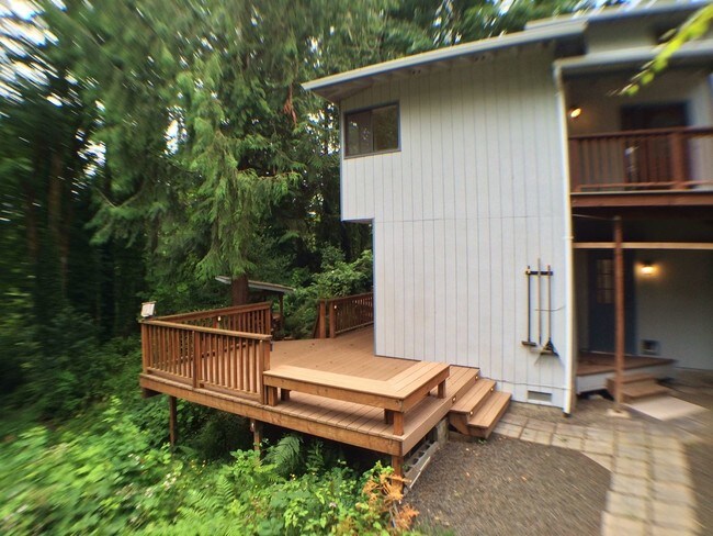 Building Photo - 419 Seattle Ave