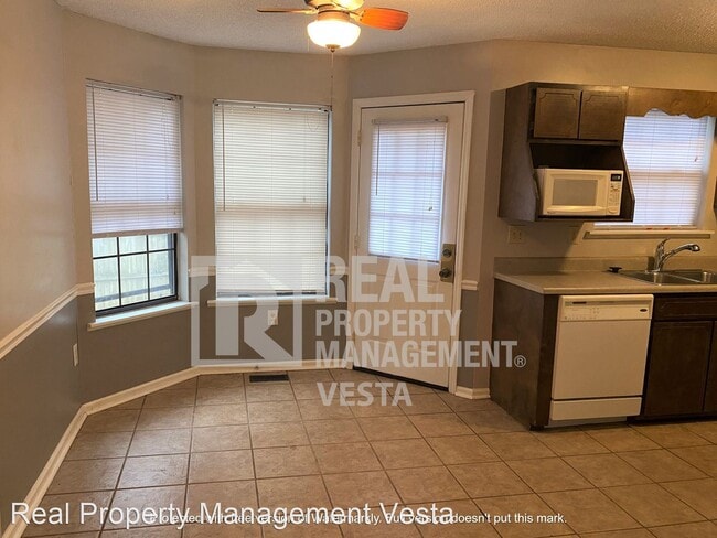 Building Photo - 3 br, 2 bath House - 1303 Saddle Horn Dr.