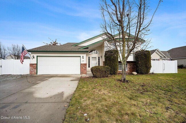 Building Photo - Large Home in Strawberry Fields