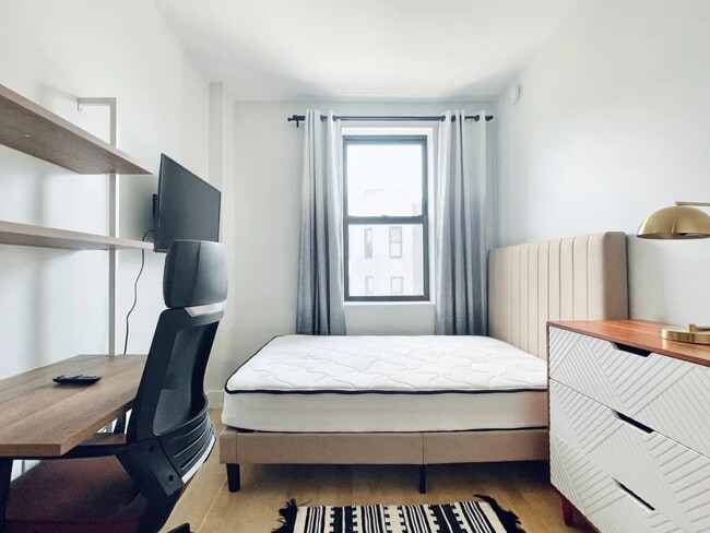 Furnished room/NOT APARTMENT - Furnished room/NOT APARTMENT
