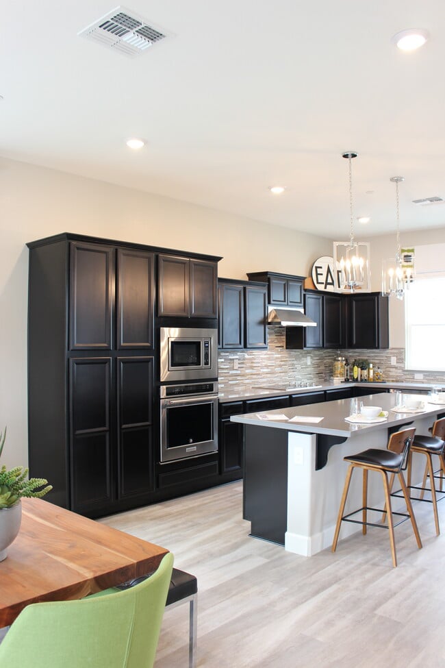 Building Photo - 26 Irby Ranch Dr