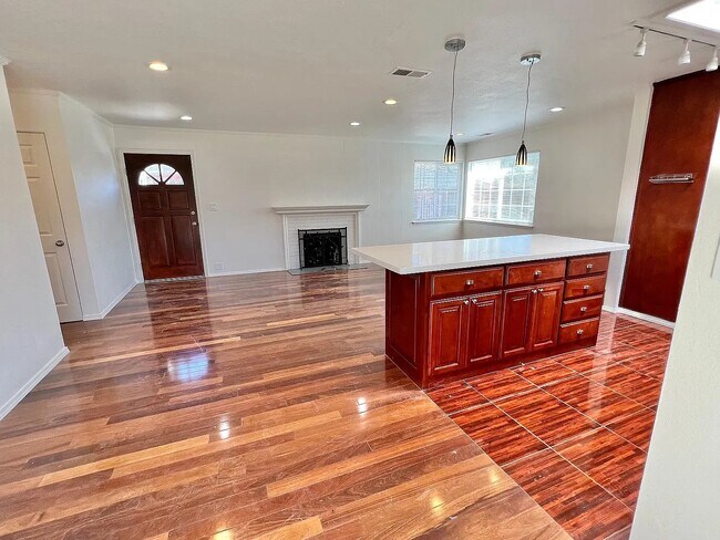 Foto del edificio - 3175 Machado Ave