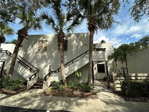 Building Photo - 113 Pinehurst Dr