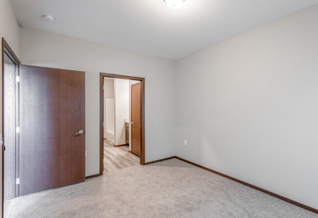 Foto del edificio - Carnahan Glenn Apartments