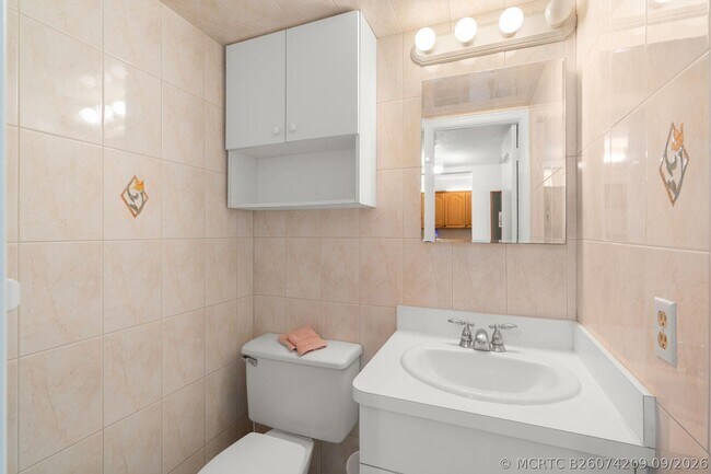Foto del edificio - 1825 S Ocean Dr