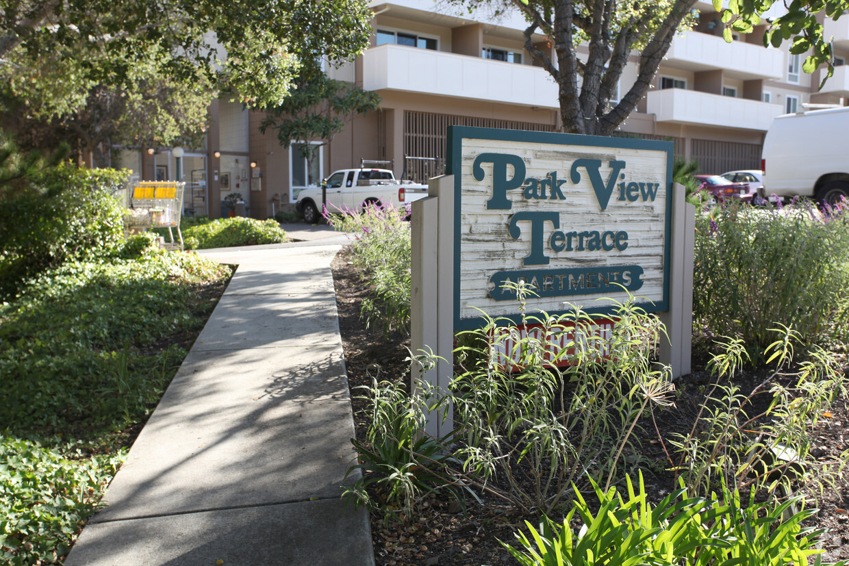 Building Photo - Parkview Terrace