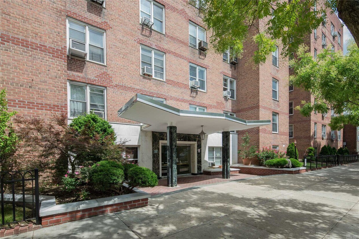 Foto principal - 102-21-102-63 63rd Rd