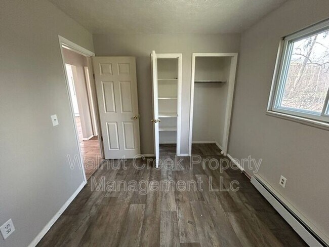 Building Photo - 138 Mendel Ct