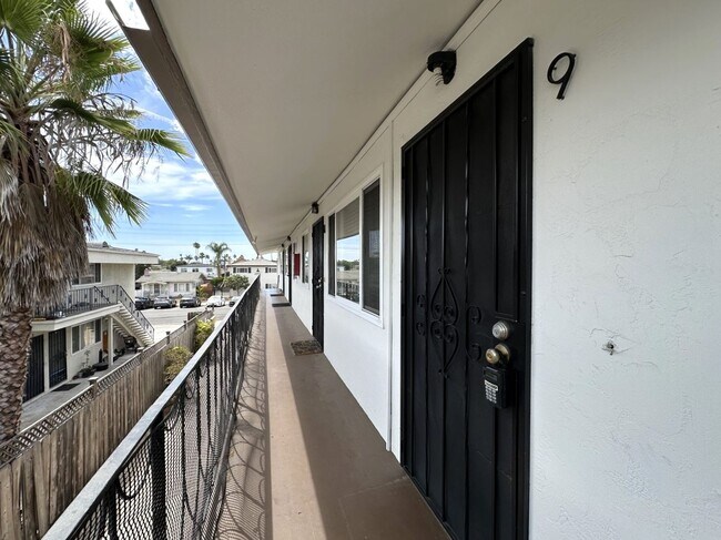 Building Photo - Normal Heights - Spacious Studio Apartment...