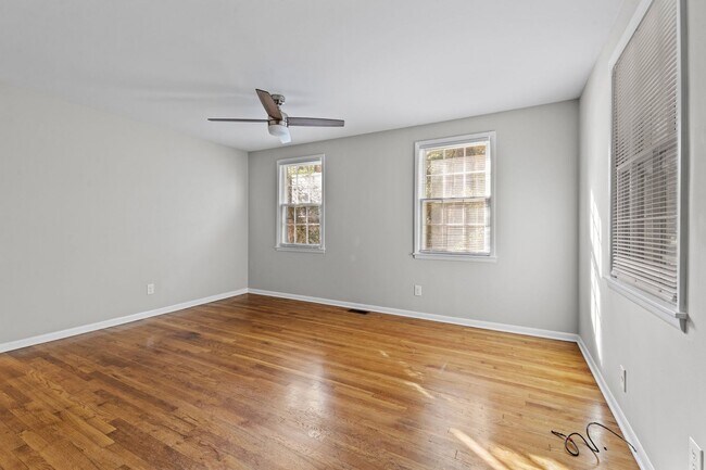 Building Photo - 3 Bedroom Ranch near Duke Raleigh Hospital...