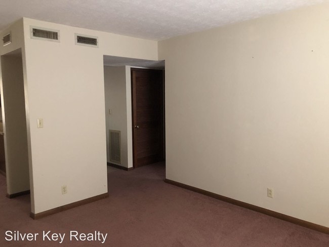 Building Photo - 410-410 Oklahoma St
