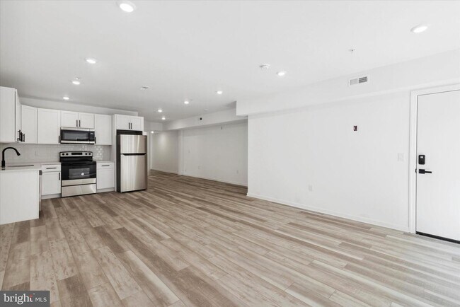 Foto del edificio - 890 N 42nd St
