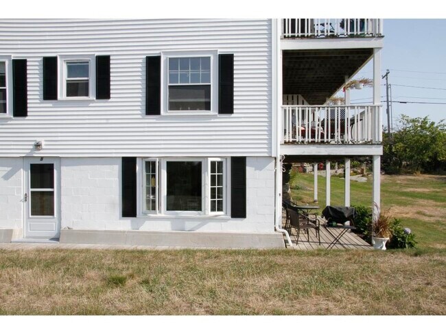 Foto del edificio - 42 Washington Rd