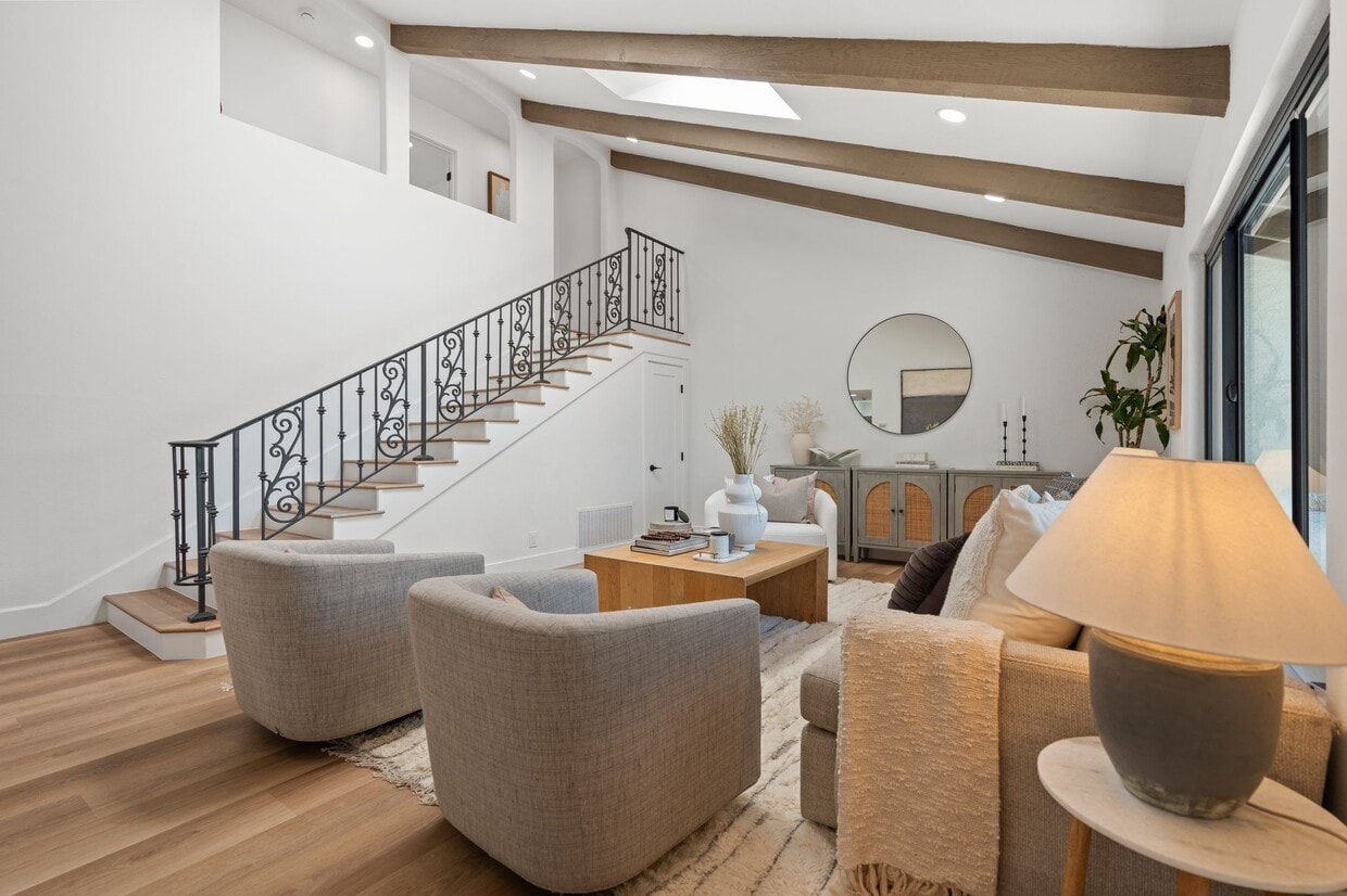 Foto principal - 6801 El Fuerte St