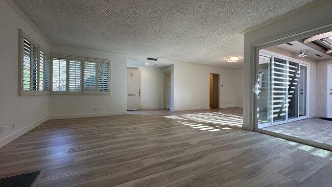 Foto del edificio - 1225 N Granada Ave