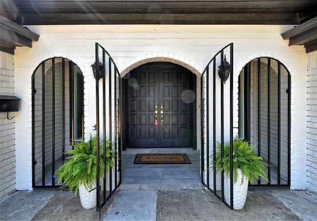 Foto del edificio - 10107 Burgoyne Rd