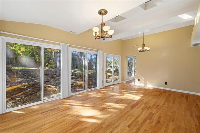 Building Photo - 1102 Mourning Dove Dr