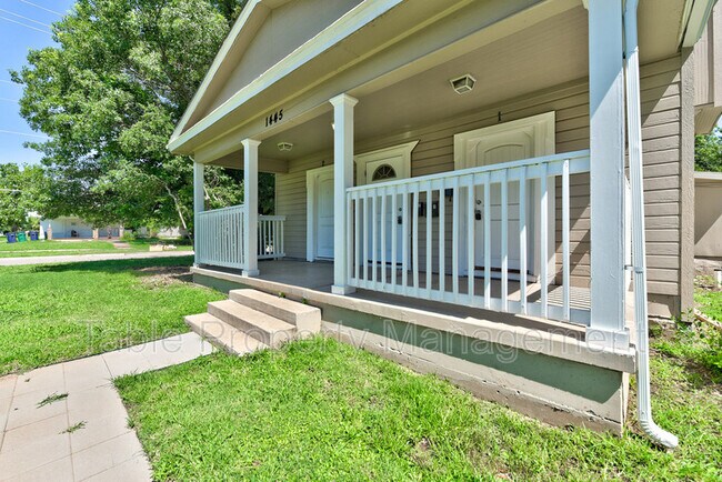 Building Photo - 1445 NW 32nd St