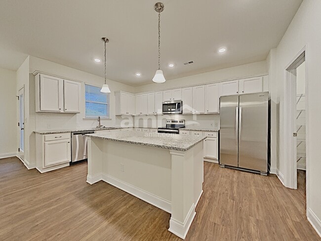 Foto del edificio - 119 Everett Park Dr