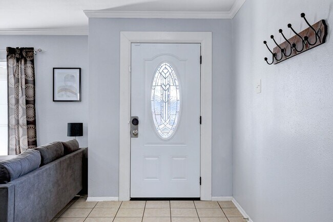 Foto del edificio - 10535 Breeds Hill Dr