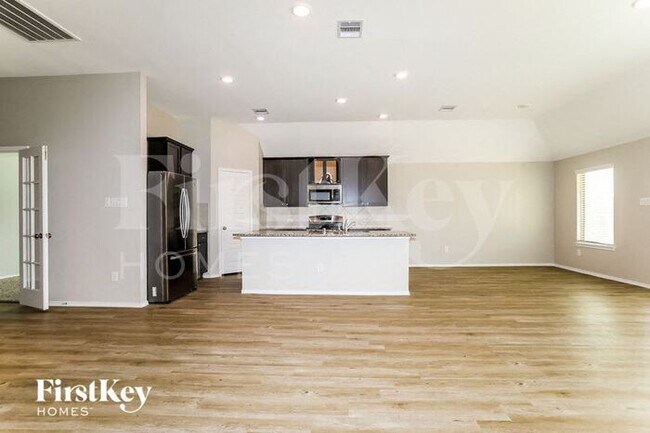 Foto del edificio - 334 Jewett Meadow Dr