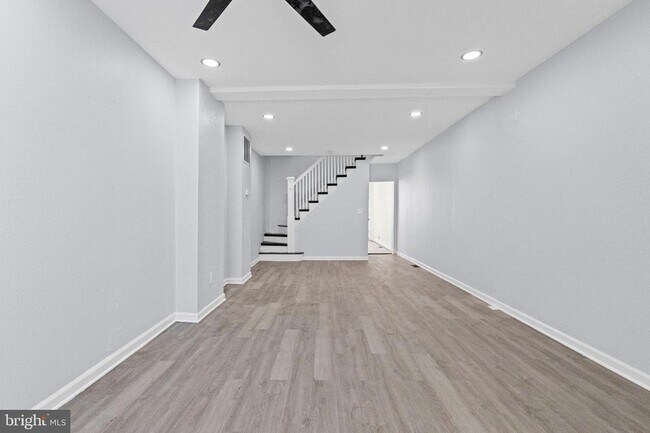 Foto del edificio - 1669 N Milton Ave